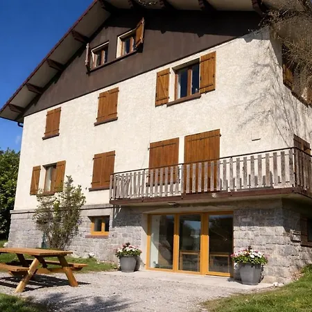 New 2-bedroom, 2-bathroom In Location Apartamento Gérardmer